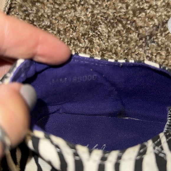 Adorable zebra-print Miley Cyrus & Max Azria converse-style sneakers (8) - Picture 3 of 11